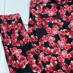 Lularoe TC Black and Red Rose Heart Leggings—All Lularoe Buy 2, Get 1 Free